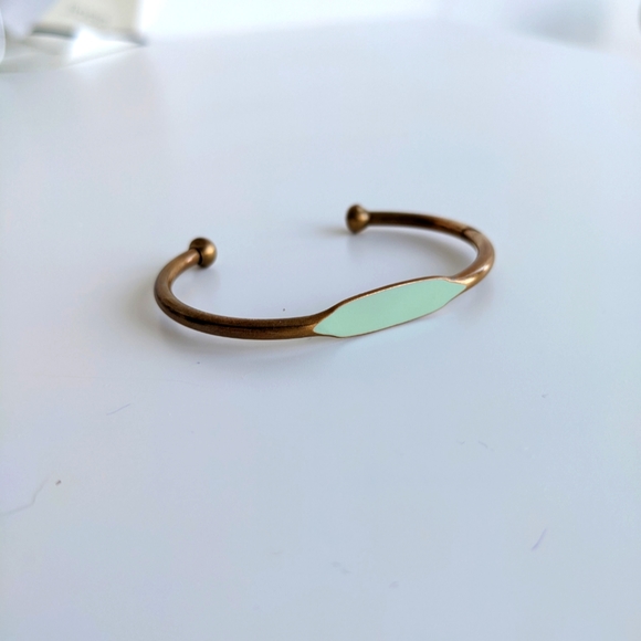 Mint enameled brass cuff signet style bracelet - Picture 2 of 4